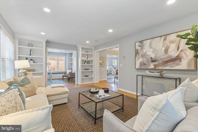 937 N LEBANON ST, Arlington, VA 22205