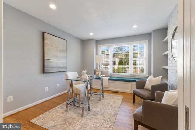 937 N LEBANON ST, Arlington, VA 22205