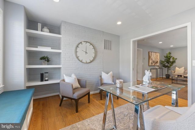 937 N LEBANON ST, Arlington, VA 22205