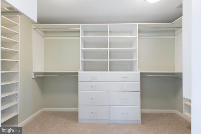 937 N LEBANON ST, Arlington, VA 22205