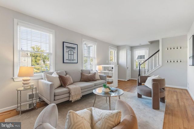 937 N LEBANON ST, Arlington, VA 22205