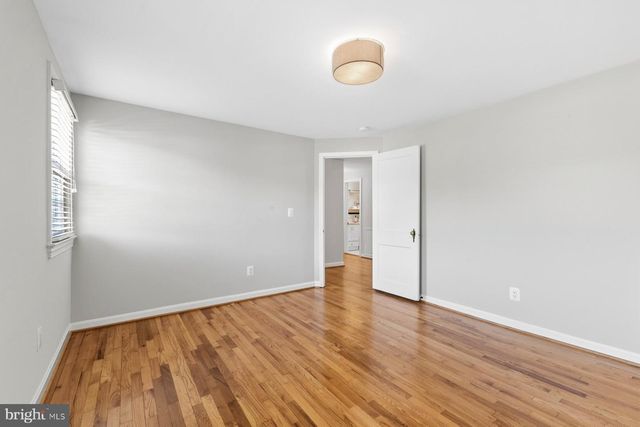 937 N LEBANON ST, Arlington, VA 22205