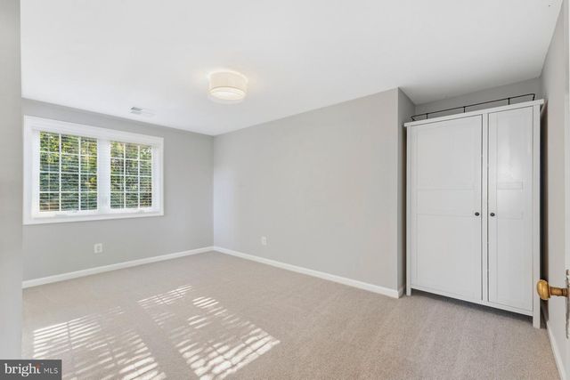 937 N LEBANON ST, Arlington, VA 22205