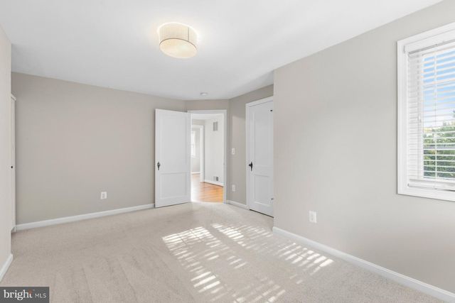 937 N LEBANON ST, Arlington, VA 22205