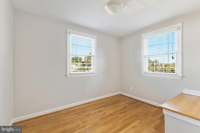 937 N LEBANON ST, Arlington, VA 22205