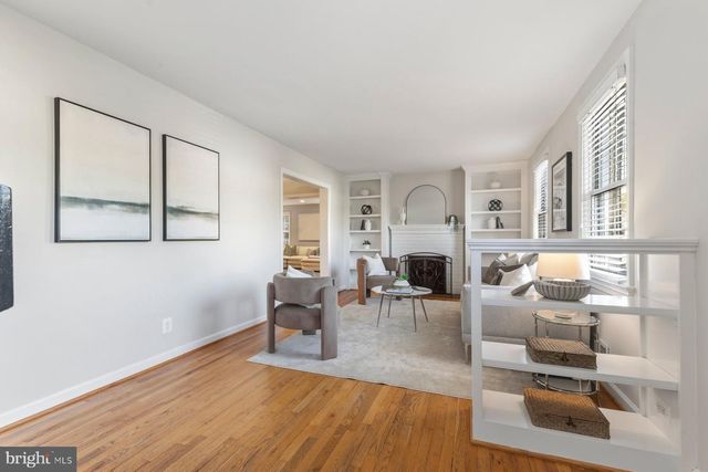 937 N LEBANON ST, Arlington, VA 22205