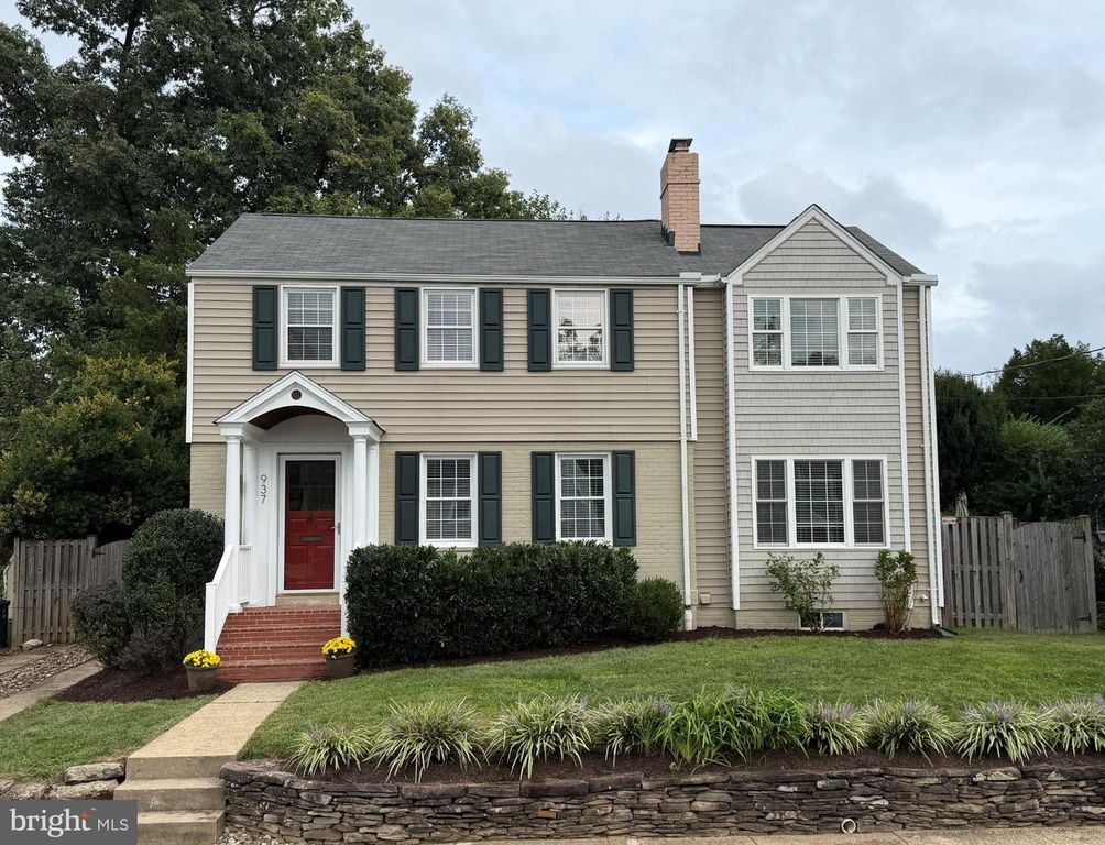 937 N LEBANON ST, Arlington, VA 22205