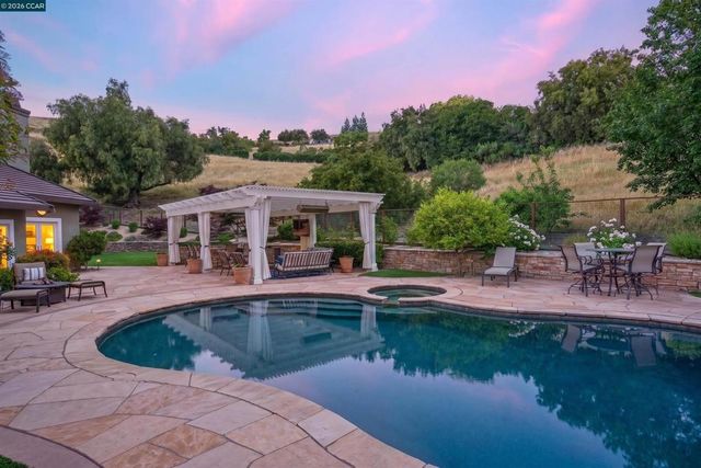 1088 Yorkshire Pl, Danville, CA 94506