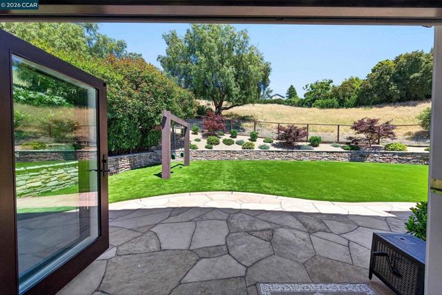 1088 Yorkshire Pl, Danville, CA 94506