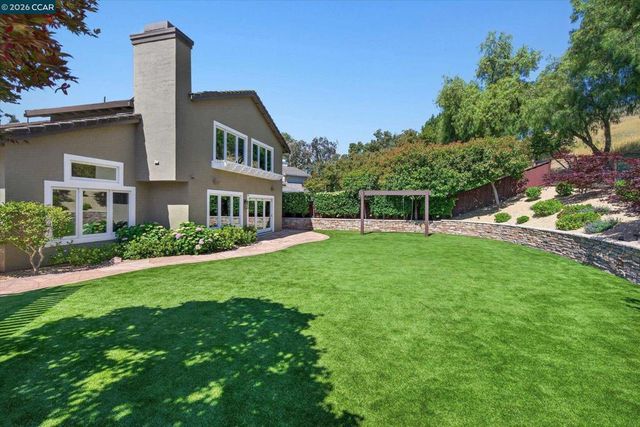 1088 Yorkshire Pl, Danville, CA 94506