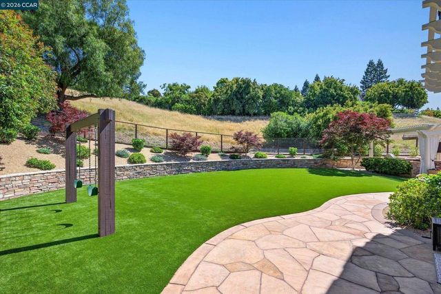1088 Yorkshire Pl, Danville, CA 94506
