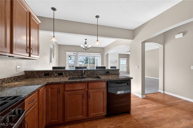 300 Lakewick Lane, Willowick, OH 44095