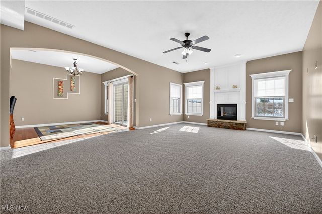 300 Lakewick Lane, Willowick, OH 44095