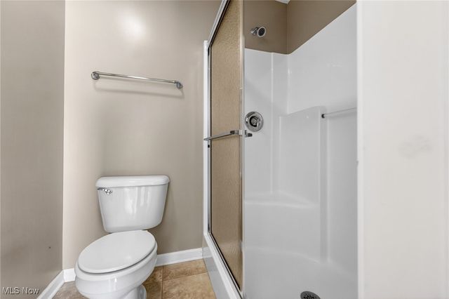 300 Lakewick Lane, Willowick, OH 44095