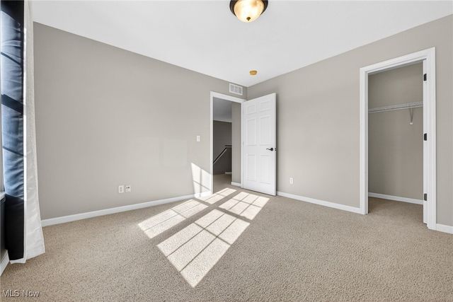 300 Lakewick Lane, Willowick, OH 44095