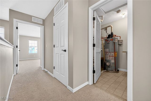 300 Lakewick Lane, Willowick, OH 44095