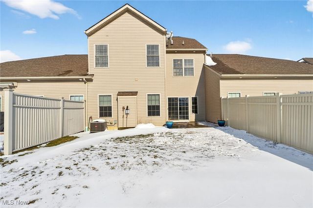 300 Lakewick Lane, Willowick, OH 44095