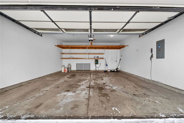 300 Lakewick Lane, Willowick, OH 44095