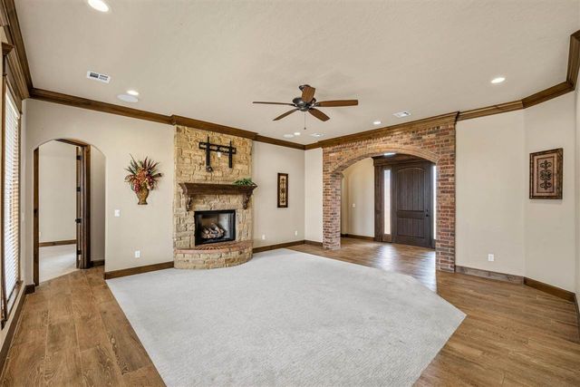 13145 NE Clearwater Cir, Elgin, OK 73538