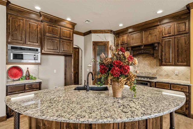 13145 NE Clearwater Cir, Elgin, OK 73538