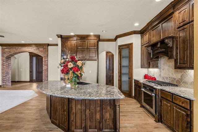 13145 NE Clearwater Cir, Elgin, OK 73538