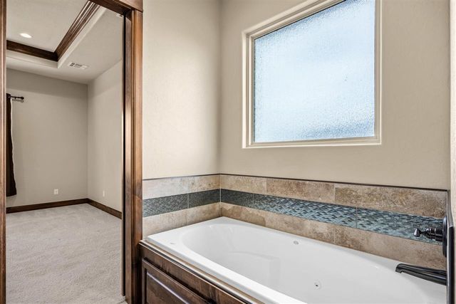 13145 NE Clearwater Cir, Elgin, OK 73538