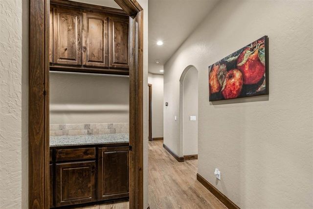 13145 NE Clearwater Cir, Elgin, OK 73538