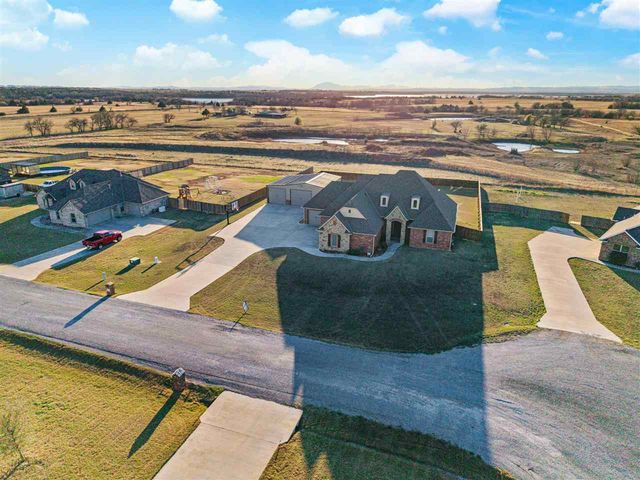 13145 NE Clearwater Cir, Elgin, OK 73538