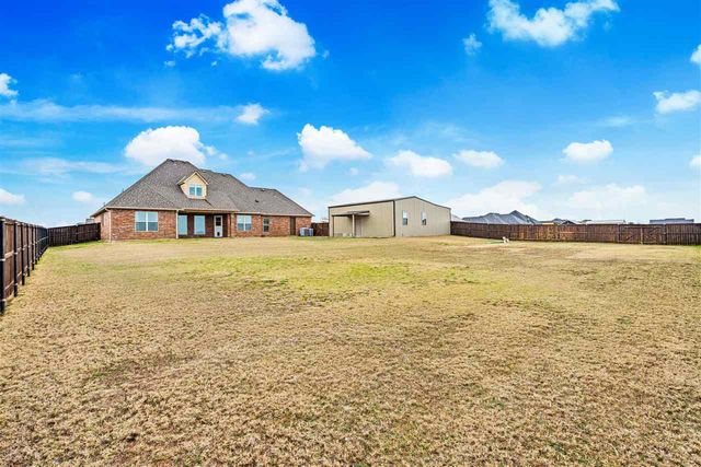 13145 NE Clearwater Cir, Elgin, OK 73538