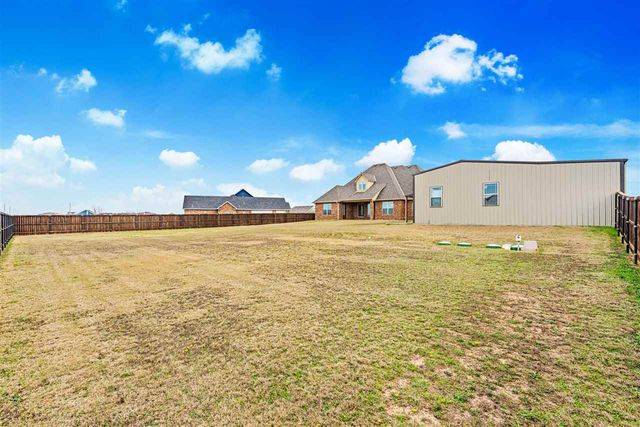 13145 NE Clearwater Cir, Elgin, OK 73538