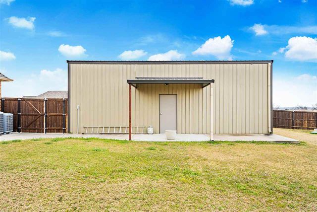 13145 NE Clearwater Cir, Elgin, OK 73538