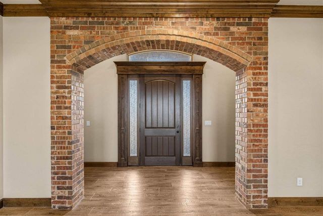 13145 NE Clearwater Cir, Elgin, OK 73538