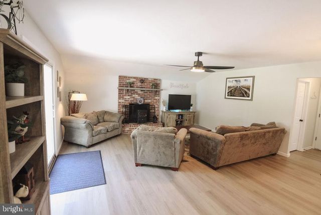 11 MILL CT, Sicklerville, NJ 08081