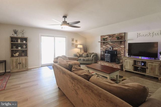 11 MILL CT, Sicklerville, NJ 08081