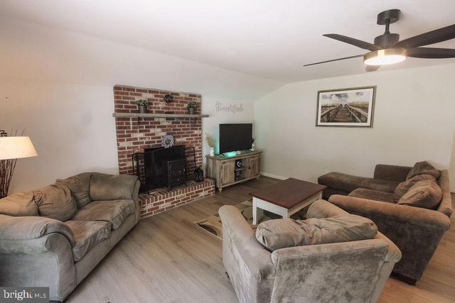 11 MILL CT, Sicklerville, NJ 08081