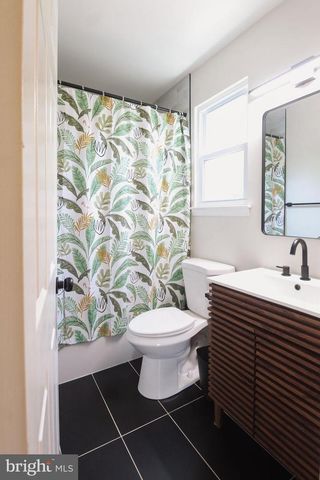 11 MILL CT, Sicklerville, NJ 08081