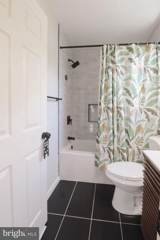 11 MILL CT, Sicklerville, NJ 08081