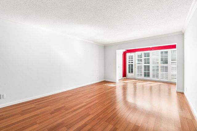 1020 Silk Oak Terrace, Delray Beach, FL 33445