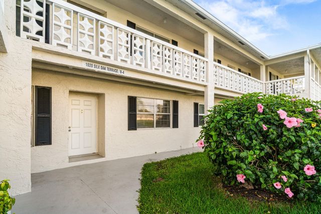 1020 Silk Oak Terrace, Delray Beach, FL 33445