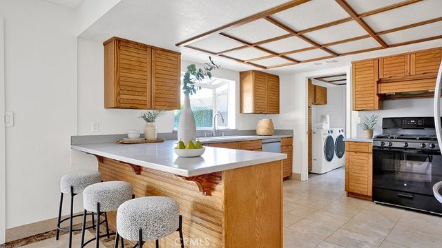 5011 Cambridge, Westminster, CA 92683