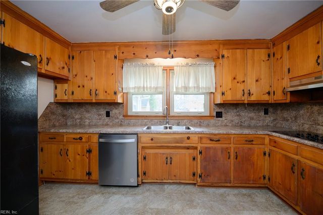 140 Henry Clay RD, Newport News, VA 23601