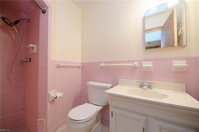 140 Henry Clay RD, Newport News, VA 23601