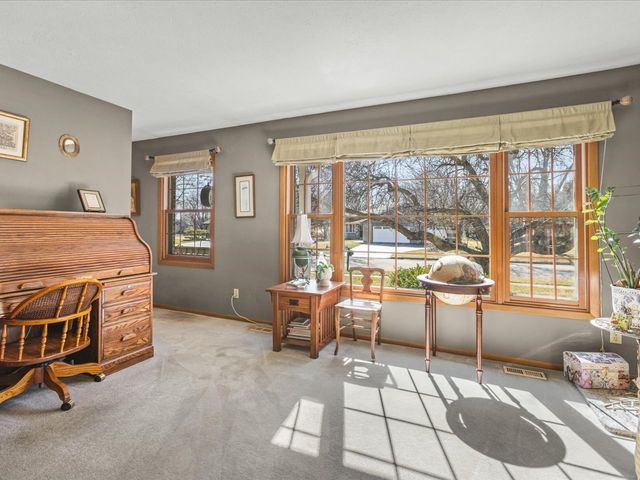 6650 Grassridge Road, Rockford, IL 61108