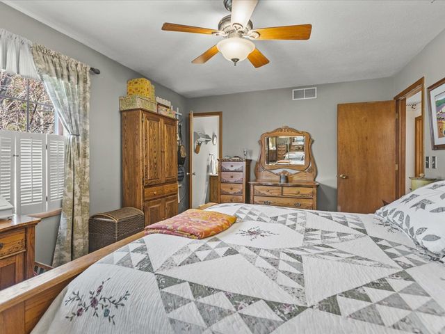 6650 Grassridge Road, Rockford, IL 61108