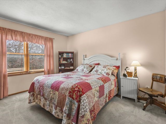 6650 Grassridge Road, Rockford, IL 61108