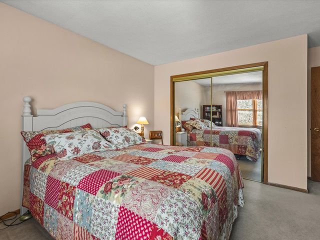 6650 Grassridge Road, Rockford, IL 61108