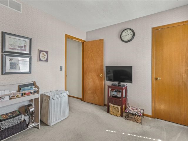 6650 Grassridge Road, Rockford, IL 61108