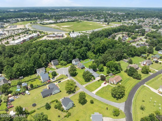 4404 Spring Pines Drive, Winterville, NC 28590