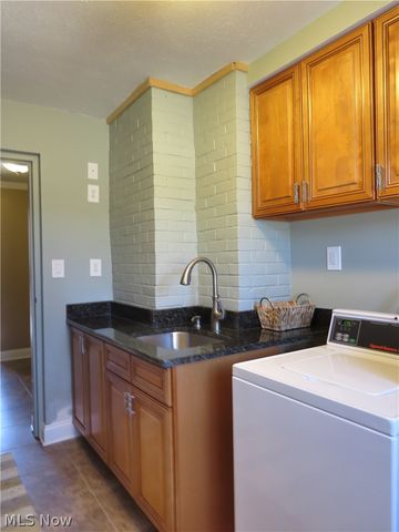 1675 Woodward Avenue, Lakewood, OH 44107