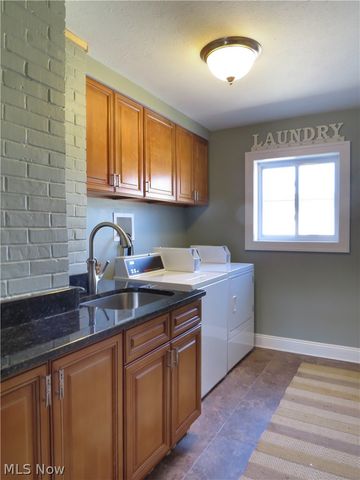 1675 Woodward Avenue, Lakewood, OH 44107